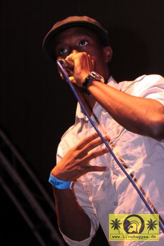 Christopher Ellis (Jam) with Intensified 5. Mighty Sounds Festival - Blue Stage - 18. Juli 2009 (15).JPG